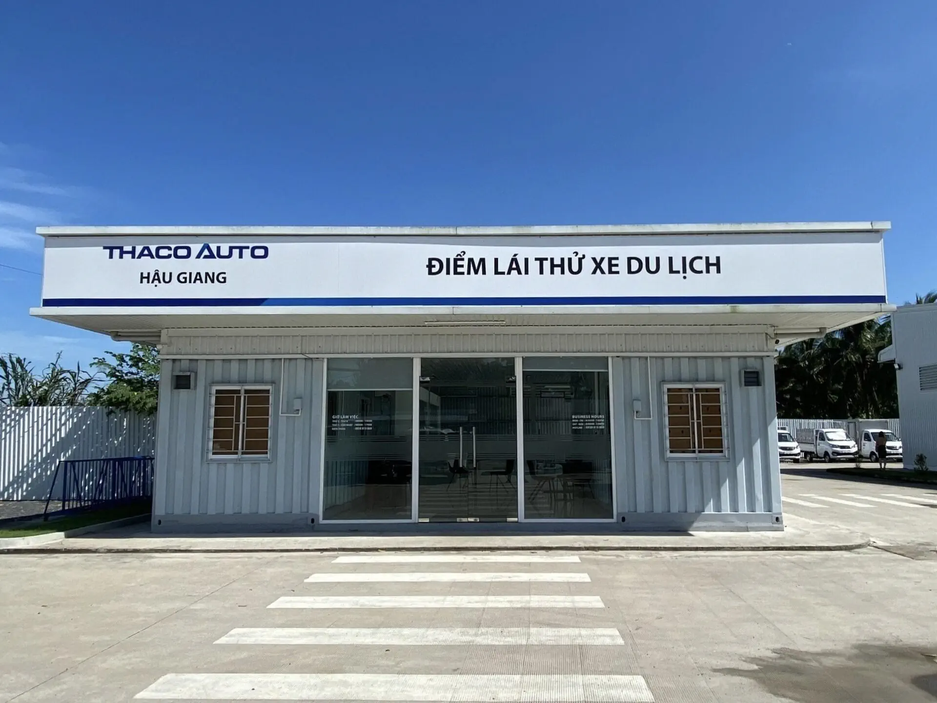 Điểm lái thử xe Du lịch Kia - Mazda Hậu Giang